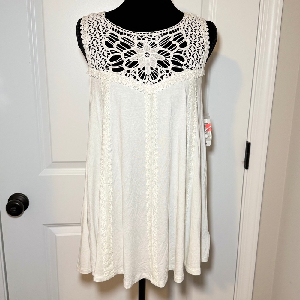 NEW Torrid Super Soft Knits Ivory Crochet Lace Yoke Sleeveless Top Plus Size 00